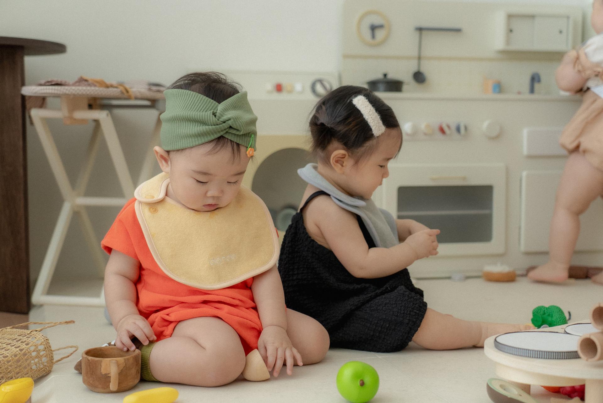 dánda terry bib (단다 테리빕) - deep yellow