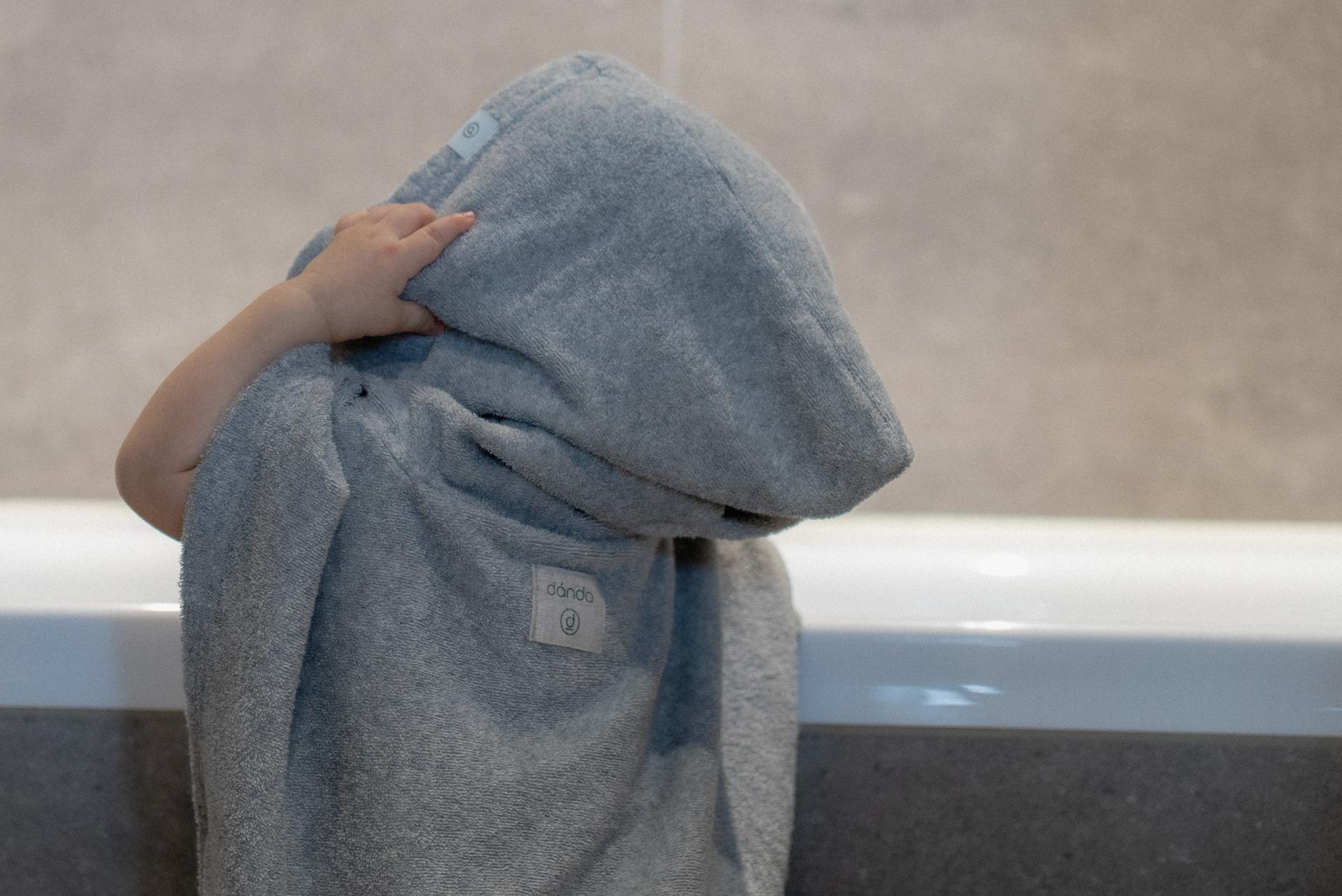 dánda cone poncho (단다 콘 판초)